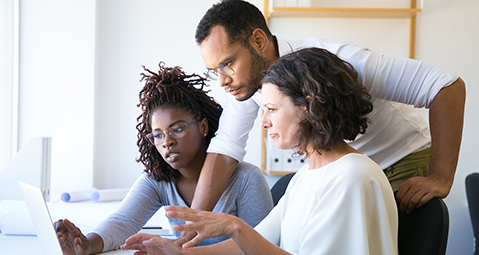 Trump Signs Executive Order on Payroll Tax